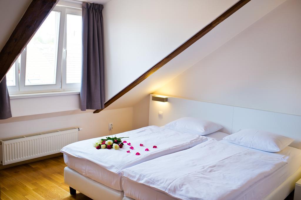Vysehrad Castle Suite プラハ 部屋 写真